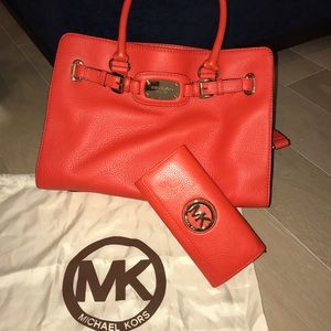 NWOT Michael Kors 2-Piece Purse/Wallet Set